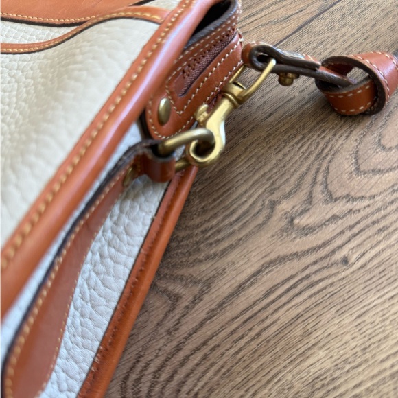 VINTAGE Dooney & Bourke Tan and Cream Genuine Leather Crossbody Bag - Picture 14 of 16